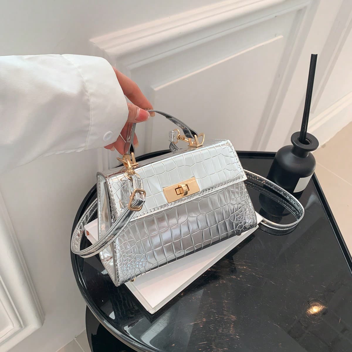 1 Pièce Sac À Bandoulière Croisé Mini À Couverture Basculante À Verrouillage À Torsion En Métal Pu Estampé Crocodile À La Mode Pour Femmes,