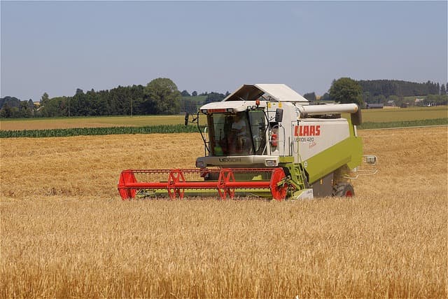 Les avantages des remorques agricoles à déchargement latéral