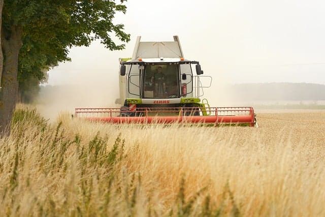 Comment choisir une remorque agricole adaptée à votre exploitation